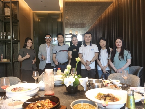 Laatste bedrijfsblogs De Vietnamese klant bezocht de Xinwei-fabriek
