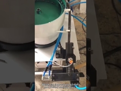 The bolts' delivering of nut feeder