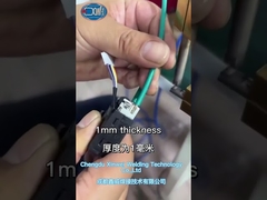 Lassen van elektronische onderdelen van tafelspotsolder