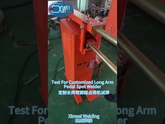 Lassen van koolstofstaal met een langarmspedaalspotsweldmachine